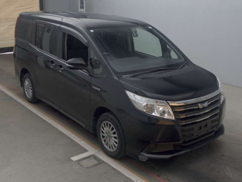 2014 Toyota Noah ZWR80G[2]