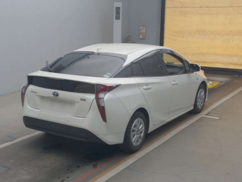 2017 Toyota Prius ZVW50[1]