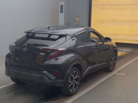 2017 Toyota C-HR ZYX10[1]