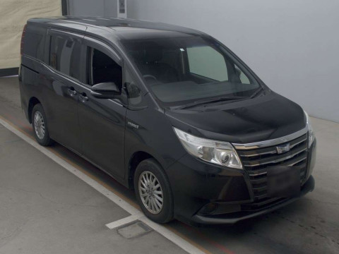 2014 Toyota Noah ZWR80G[2]