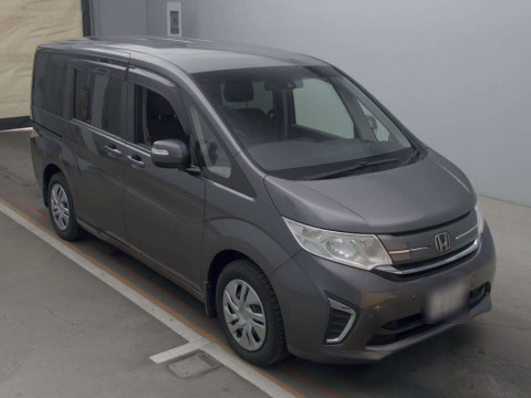 2015 Honda Step WGN RP2[2]