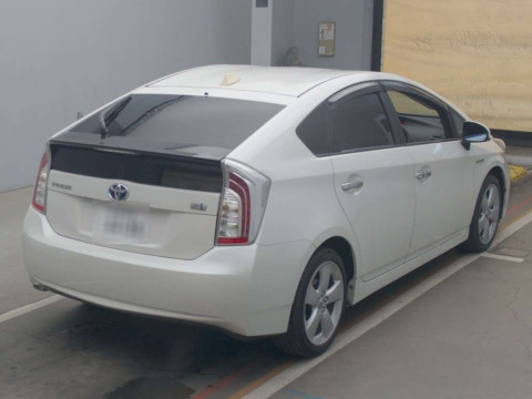 2013 Toyota Prius ZVW30[1]