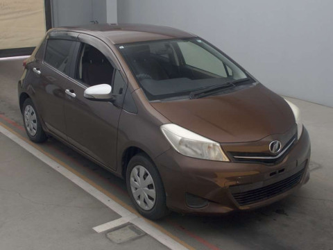 2013 Toyota Vitz KSP130[2]