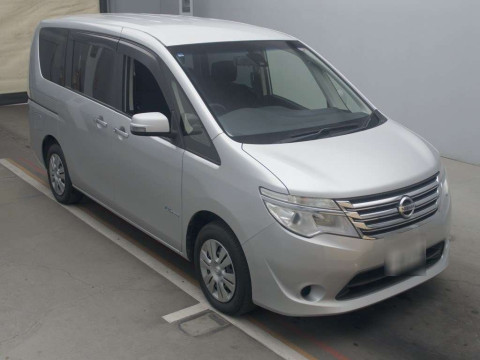 2014 Nissan Serena HC26[2]