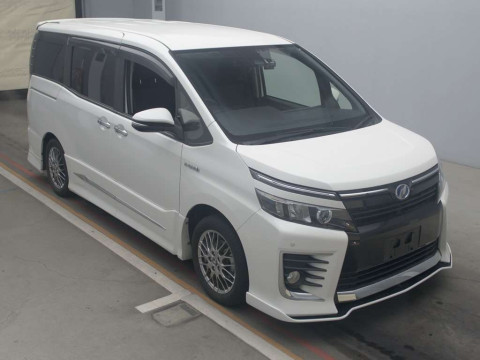 2016 Toyota Voxy ZWR80W[2]