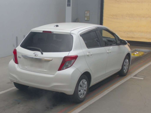 2014 Toyota Vitz NSP130[1]