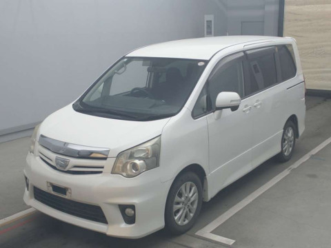 2010 Toyota Noah ZRR70W[0]