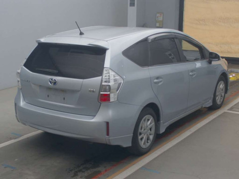 2011 Toyota Prius alpha ZVW41W[1]