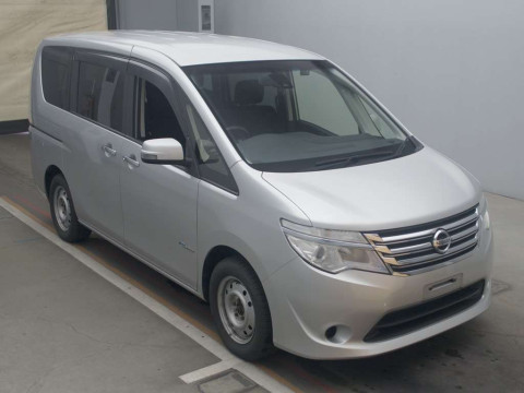 2016 Nissan Serena HC26[2]