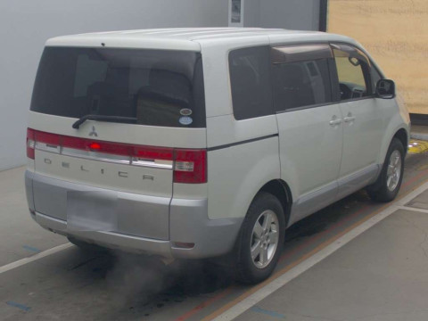 2010 Mitsubishi Delica D5 CV4W[1]