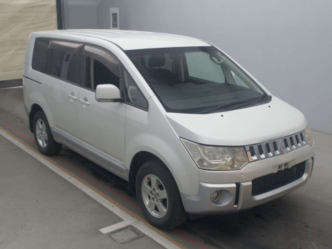 2010 Mitsubishi Delica D5 CV4W[2]