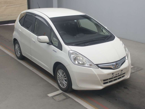 2013 Honda Fit Hybrid GP1[2]