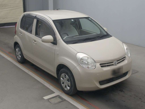 2011 Toyota Passo KGC30[2]