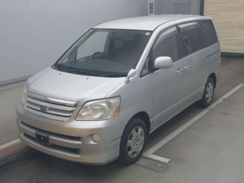 2006 Toyota Noah AZR60G[0]