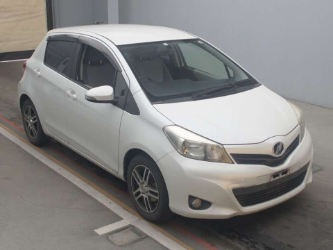 2012 Toyota Vitz NSP130[2]