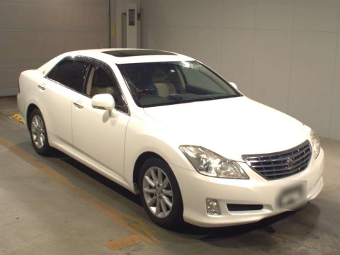 2008 Toyota Crown GRS202[2]