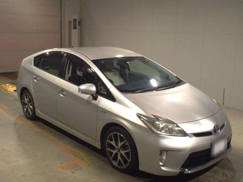 2012 Toyota Prius ZVW30[2]