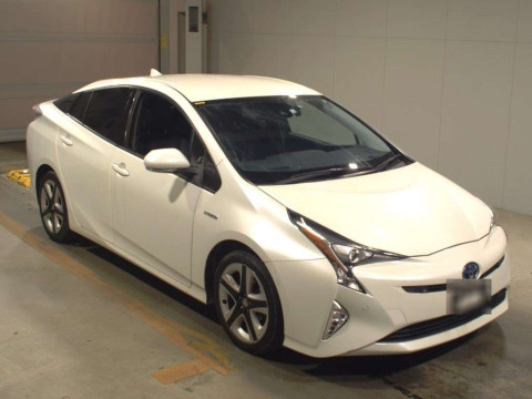 2018 Toyota Prius ZVW51[2]