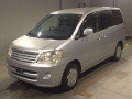 2004 Toyota Noah