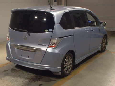 2011 Honda Freed hybrid GP3[1]