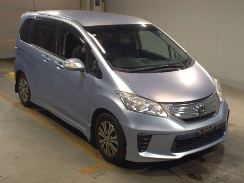 2011 Honda Freed hybrid GP3[2]