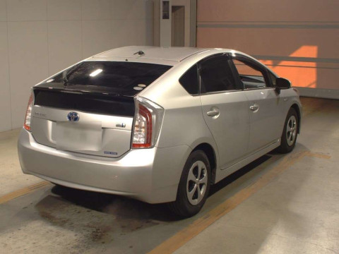 2016 Toyota Prius ZVW30[1]