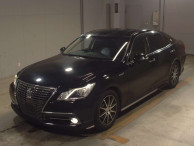 2013 Toyota Crown Hybrid