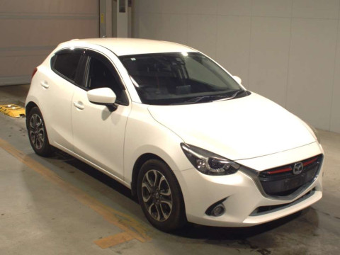 2015 Mazda Demio DJ5FS[2]