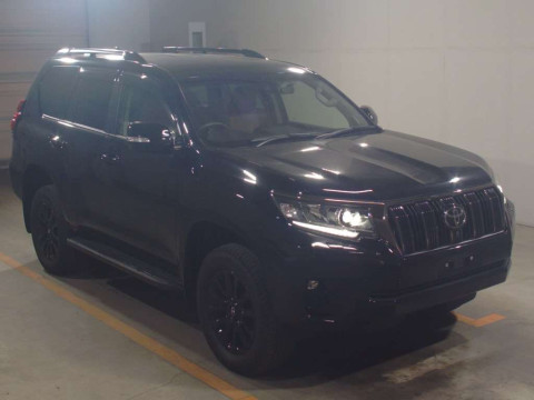 2022 Toyota Land Cruiser Prado TRJ150W[2]