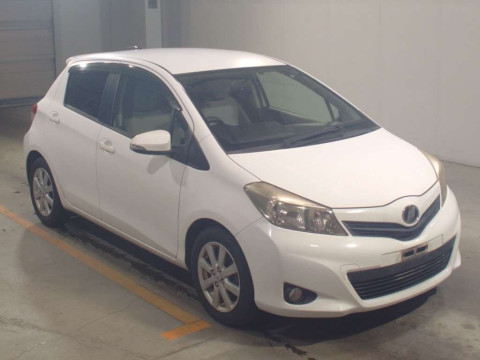 2012 Toyota Vitz NSP130[2]