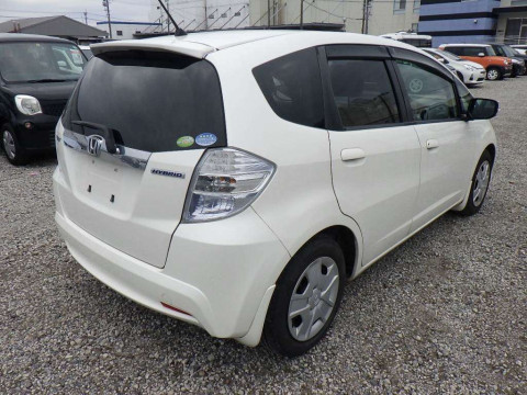 2011 Honda Fit Hybrid GP1[1]