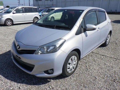 2014 Toyota Vitz NSP130[0]