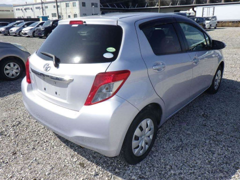 2014 Toyota Vitz NSP130[1]