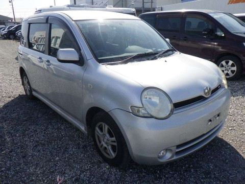 2005 Toyota Sienta NCP81G[2]