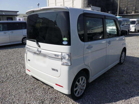 2013 Daihatsu Tanto Custom L375S[1]