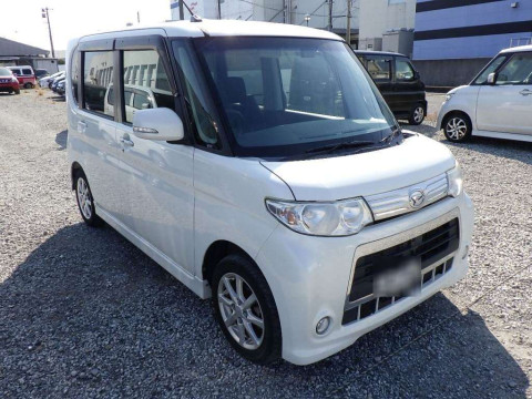 2013 Daihatsu Tanto Custom L375S[2]