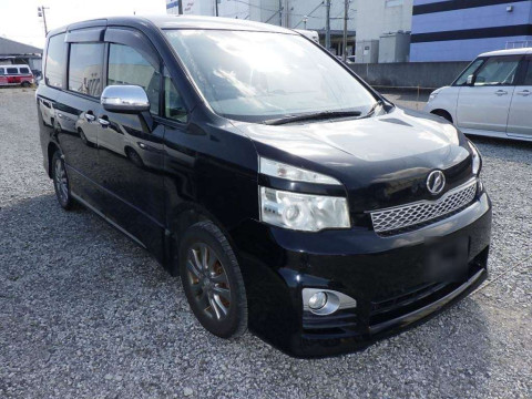 2012 Toyota Voxy ZRR70W[2]