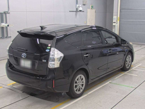 2014 Toyota Prius alpha ZVW41W[1]