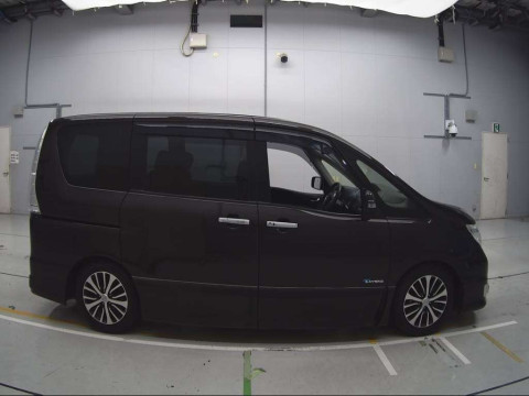 2014 Nissan Serena HFC26[2]