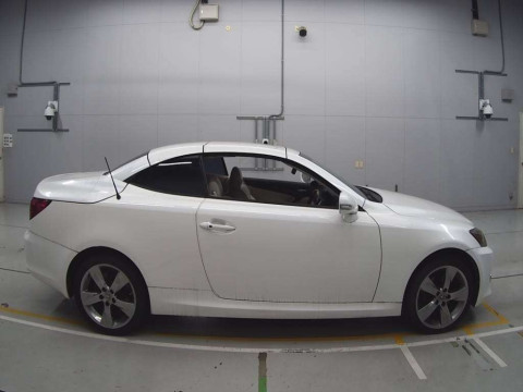 2012 Lexus IS GSE20[2]