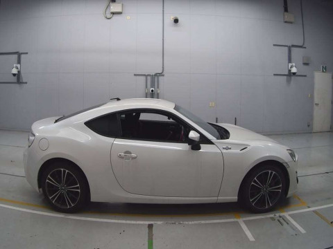 2012 Toyota 86 ZN6[2]