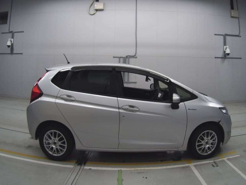 2016 Honda Fit Hybrid GP5[2]