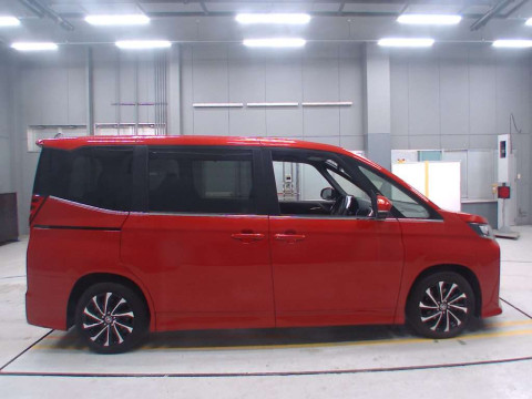 2022 Toyota Noah MZRA90W[2]