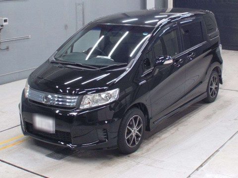 2013 Honda Freed spike hybrid GP3[0]