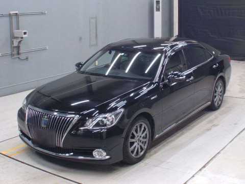 2016 Toyota Crown Majesta GWS214[0]