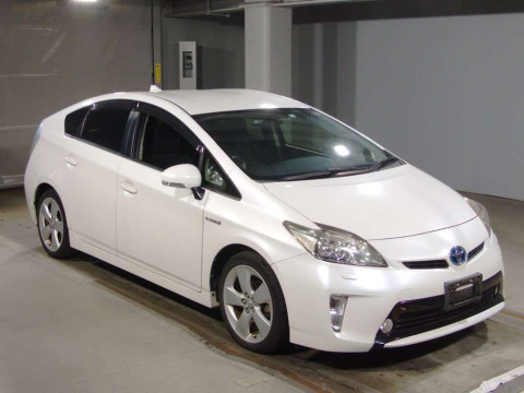 2014 Toyota Prius ZVW30[2]