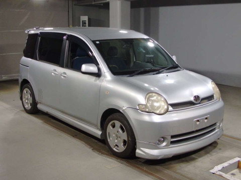 2004 Toyota Sienta NCP81G[2]