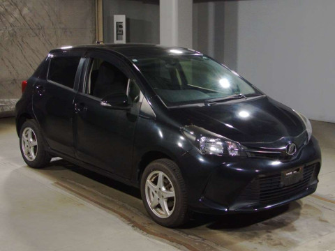 2015 Toyota Vitz NSP135[2]