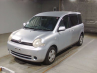 2005 Toyota Sienta