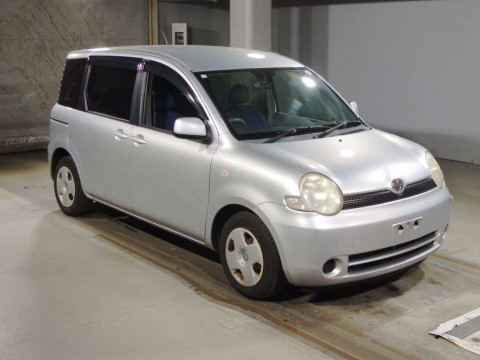 2005 Toyota Sienta NCP81G[2]